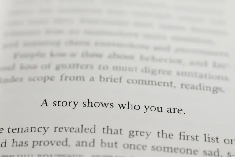 Imagen del texto impreso: "Una historia muestra quién eres": por qué tu historia es más importante que tu SEO.